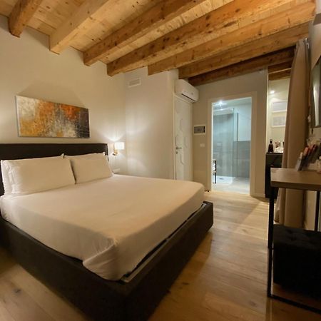 Malvezzi24 Boutique Rooms Desenzano del Garda Eksteriør billede