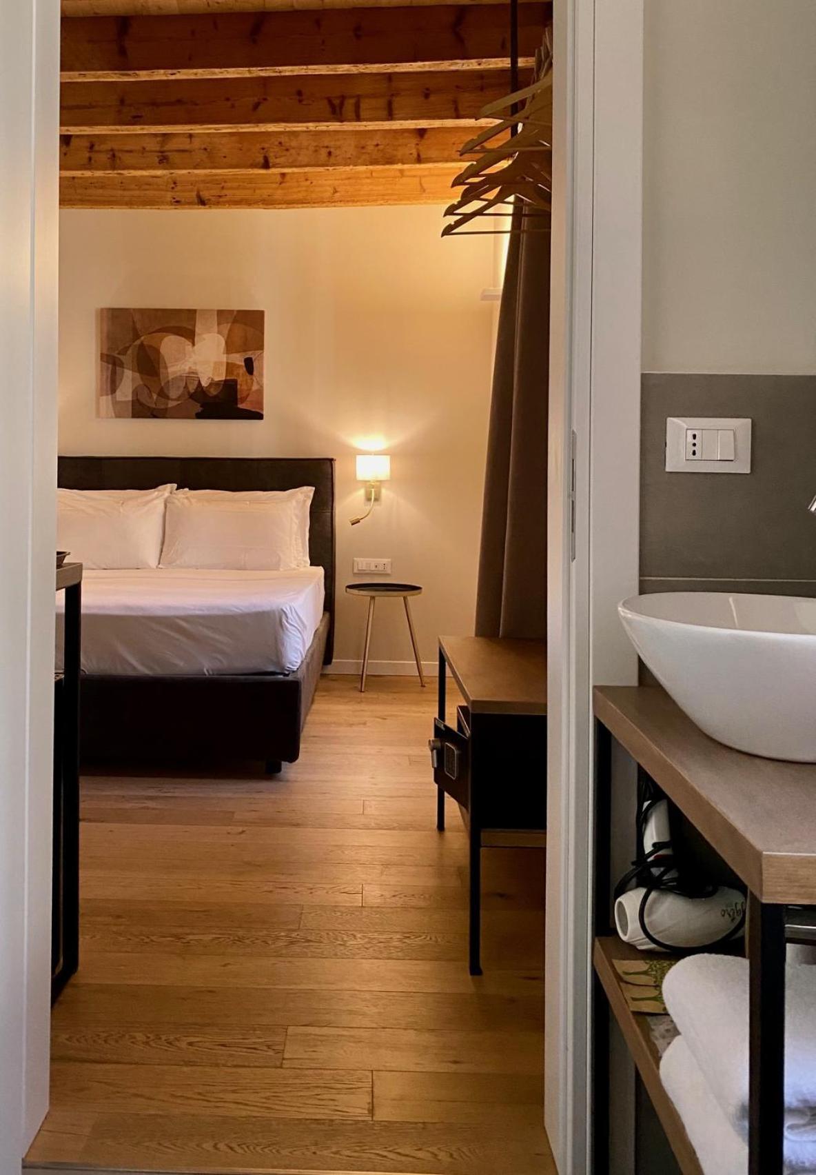 Malvezzi24 Boutique Rooms Desenzano del Garda Eksteriør billede