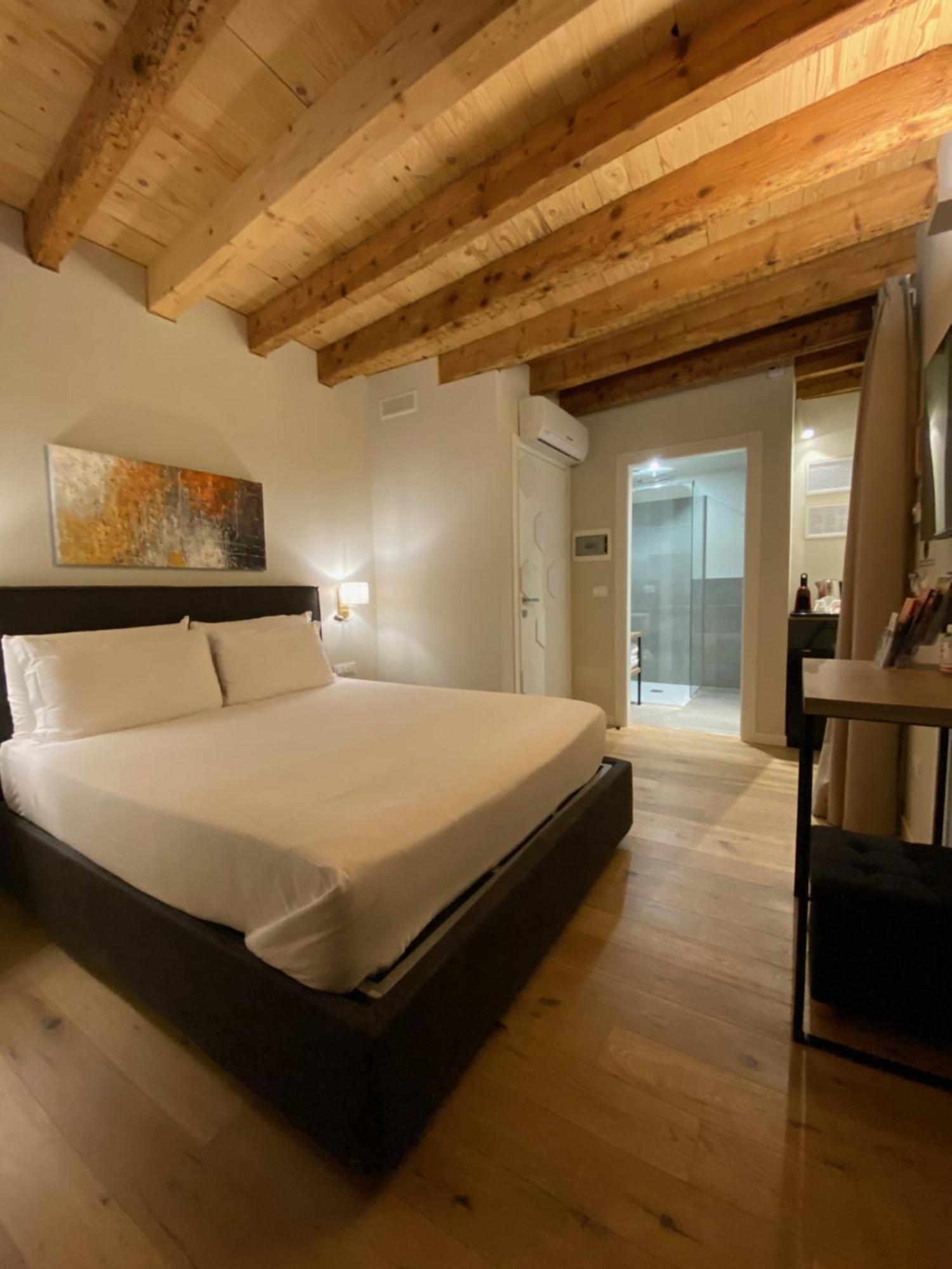 Malvezzi24 Boutique Rooms Desenzano del Garda Eksteriør billede