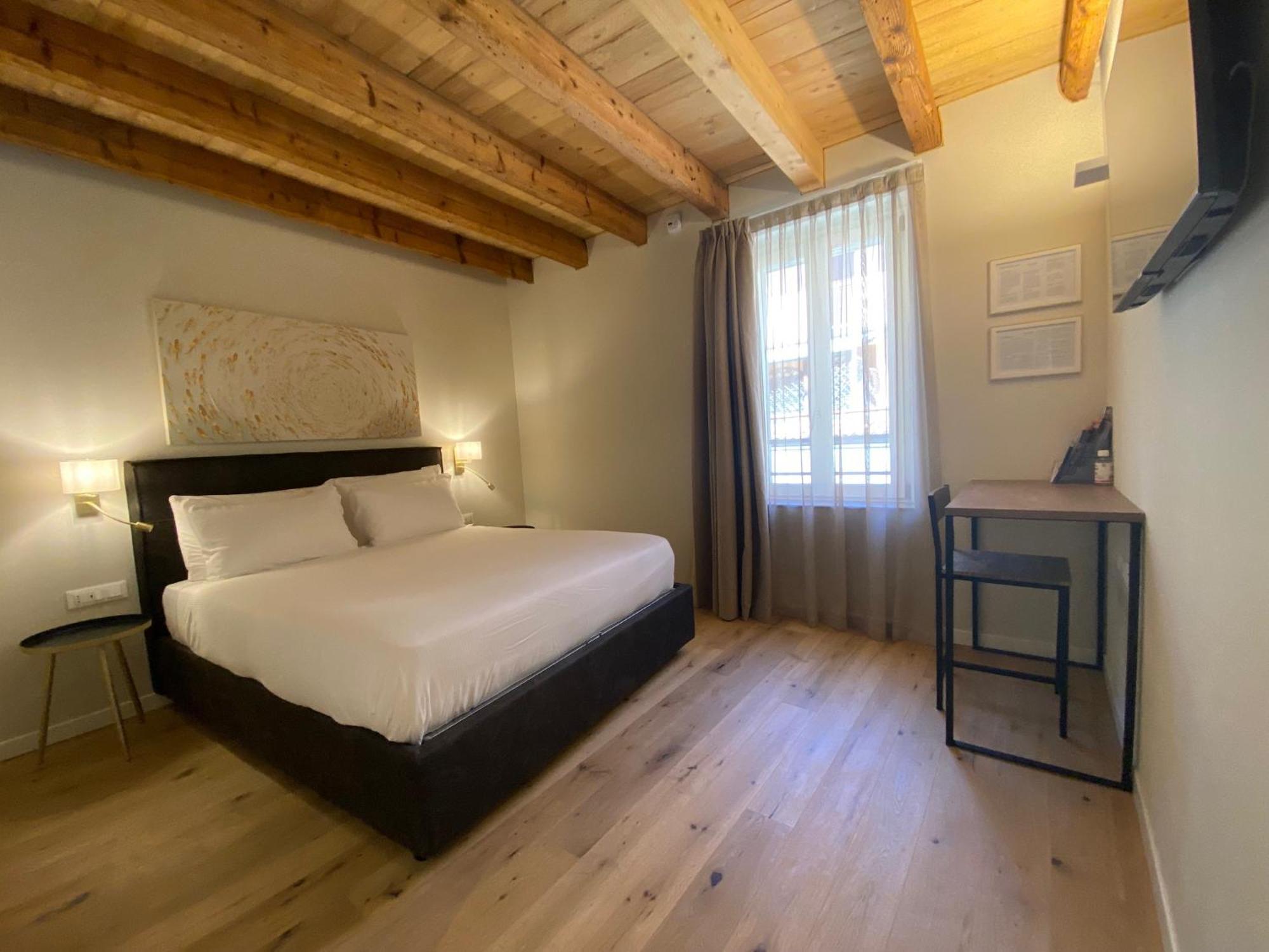 Malvezzi24 Boutique Rooms Desenzano del Garda Eksteriør billede