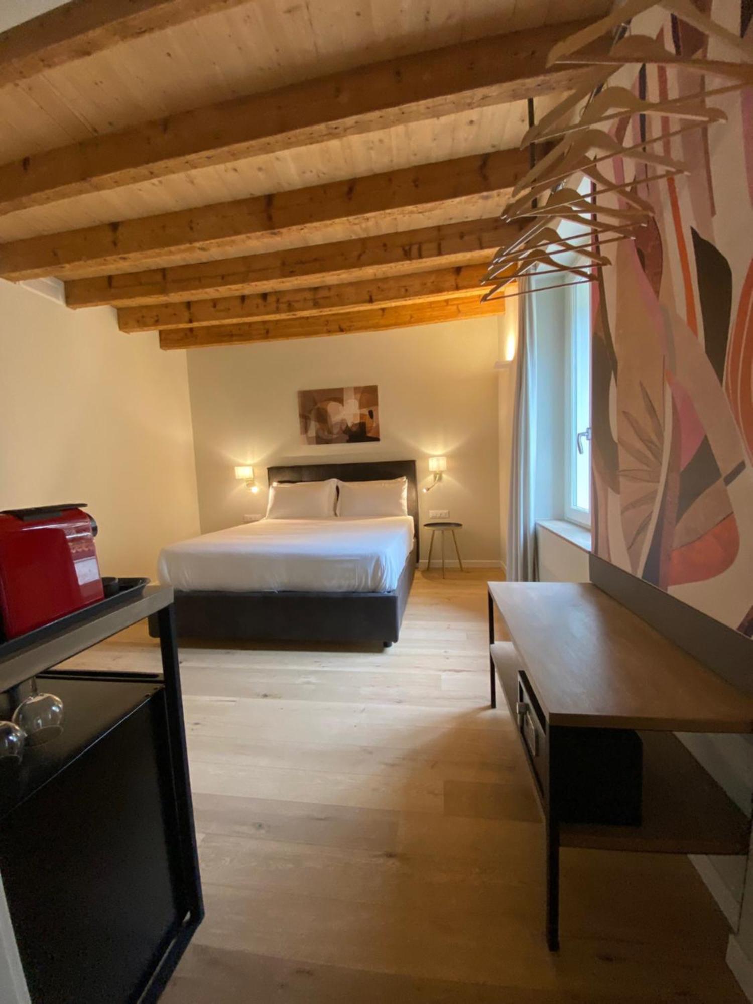 Malvezzi24 Boutique Rooms Desenzano del Garda Eksteriør billede